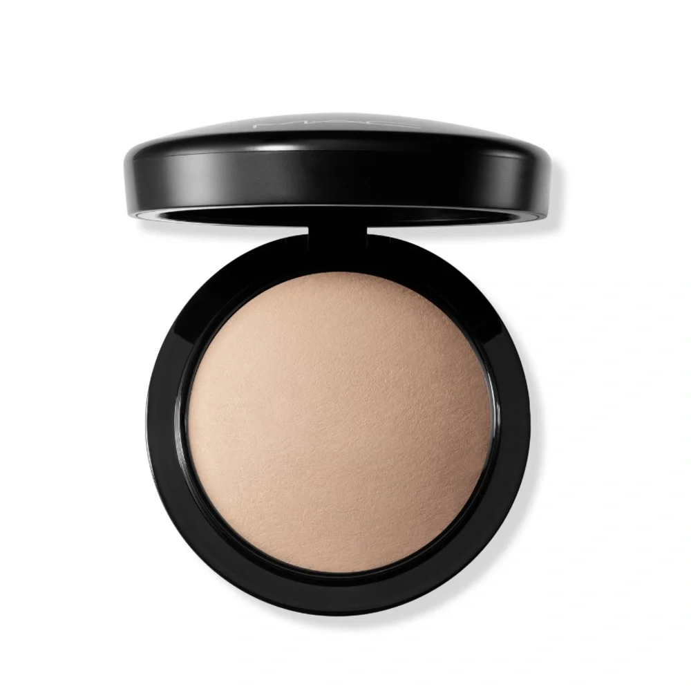 MAC Cosmetics baked powder